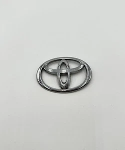 ⭐️ 03-08 TOYOTA COROLLA REAR GATE EMBLEM LOGO BADGE SYMBOL | OEM - Picture 1 of 2
