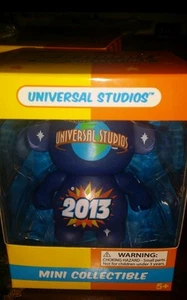 Uni-Minis Universal Studios 2013 Edizione Mini Figurina in Vinile da Collezione - Foto 1 di 5