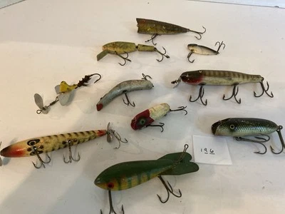 Lot Of 10 Vintage Fishing Lures. CCB Co.  Glass Eye. Bomber. South Bend. Wooden - Image 1 of 2