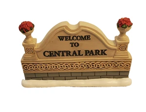 Dept 56 Welcome To Central Park Classic Sign Christmas In The City New York prof - Picture 1 of 3