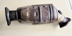 OEM 2002-2005 Audi A4 B6 Catalytic Converter 8D0131702HP / 8D0178BE - Picture 1 of 8