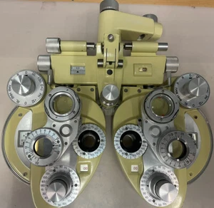 American Optical Ultramatic Phoropter Modello 11625 - Foto 1 di 3