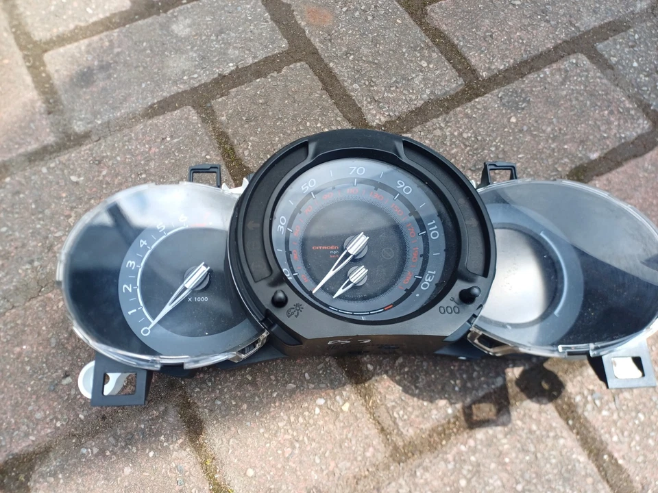 Relojes y contador de revoluciones Citroen DS3 Mk1 DSPORT 96664544XT A2C53310371 Foto 1 de 4