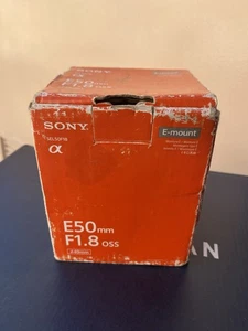 Sony E 50mm F/1.8 OSS Silver Lens for E mount - Picture 1 of 11
