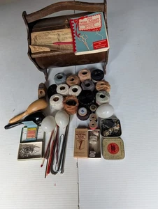 Vintage Holz Nähkasten Korb 2 Klappdeckel Stopf Baumwolle Häkeln Stickerei - Bild 1 von 11