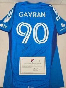 Camiseta deportiva de fútbol de la MLS Toronto FC LUKA GAVRAN #90 firmada por partido usada AZUL - Imagen 1 de 3