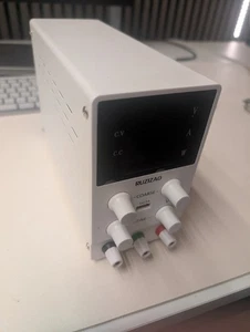 Präzises und kompaktes Labornetzteil 30v 10a - Ideal für Elektronik-Enthusiasten - Bild 1 von 4