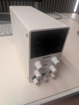 Präzises und kompaktes Labornetzteil 30v 10a - Ideal für Elektronik-Enthusiasten - Bild 1 von 4