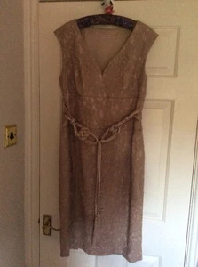 Dress For A Wedding - Picture 1 of 3