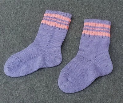 Calcetines de punto para niños talla niño pequeño UK11 EU30 pies longitud 18 cm material lana Foto 1 de 4