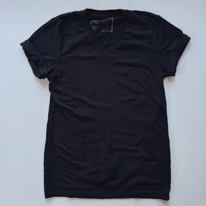 ANDROGYNOUS FOX V-Neck Short Sleeve Tee Shirt XS Black Cuffed Cotton Solid - Picture 1 of 10