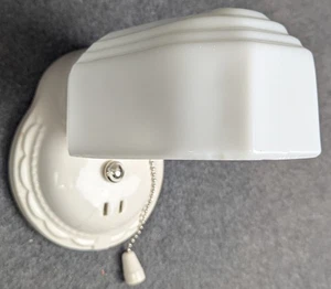 Restored PORCELIER Porcelain Art Deco, White Over-sink Sconce & Shade, rewired - Picture 1 of 13