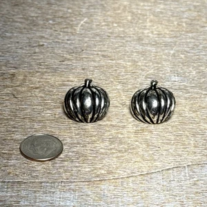 Lot of Two Unbranded Halloween Pumpkin Studs Earrings Silver - Picture 1 of 7