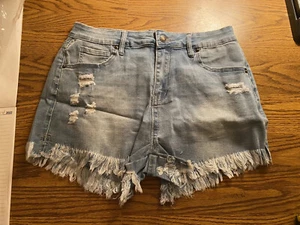Mid rise Denim Shorts Ripped Frayed Styled. Large. Brand New! Free Shipping! - Picture 1 of 4