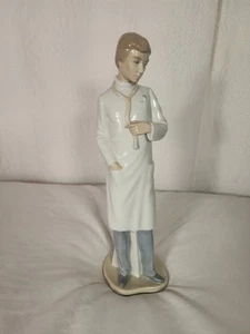 Lladro Nao Figur, Arzt, männlich #00708 13,5 cm groß (mit Box) - Bild 1 von 7