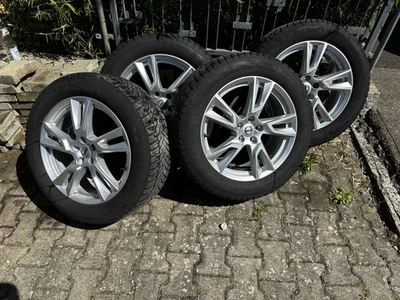 Volvo orig. Alufelgen XC40 mit Winterreifen 235/55 R18  Goodyear - Bild 1 von 4