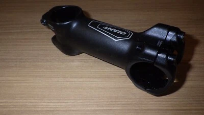 GIANT CONNECT STEM, 1-1/8 X 90 X 31.8MM, NEW, CHEAP, BLACK - Image 1 of 2
