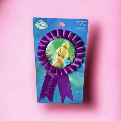 Broche de fita Hallmark Disney Fairies TINKERBELL roxo fita festa Pixie novo com etiquetas - Imagem 1 de 4