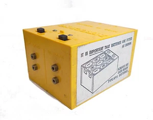 Original Meccano 4.5v/12v Battery Box - Picture 1 of 1