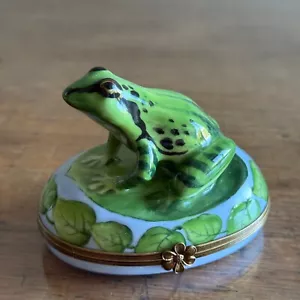 Dubarry Limoges Frog On Lillypad Peint Main Porcelain Trinket Box - Picture 1 of 5
