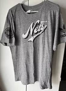 Camiseta Adidas NBA Brooklyn Nets Gris Para Hombre XL Nueva con Etiquetas - Imagen 1 de 6
