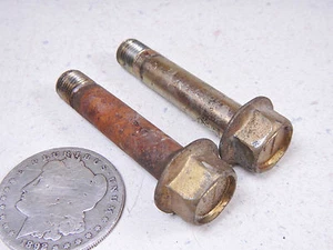 86 KAWASAKI KLF300 2X4 BAYOU LOWER LEFT/RIGHT FRONT A-ARM MOUNTING BOLTS - Bild 1 von 3