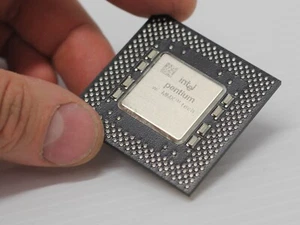 Intel Pentium 233MHz MMX, Socket 7, SL27S, FSB 66MHz, Cleaned, Tested & Working! - Picture 1 of 4