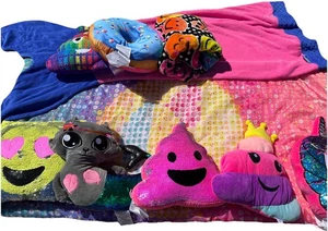 Emoji Schlafsack mit 2 Decken und 7 Emoji Kissen Konvolut - Bild 1 von 8