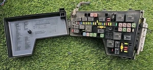 10 11 DODGE DAKOTA TRUCK MAIN FUSEBOX FUSE BOX BCM MODULE TIPM 04692283AA - Picture 1 of 5