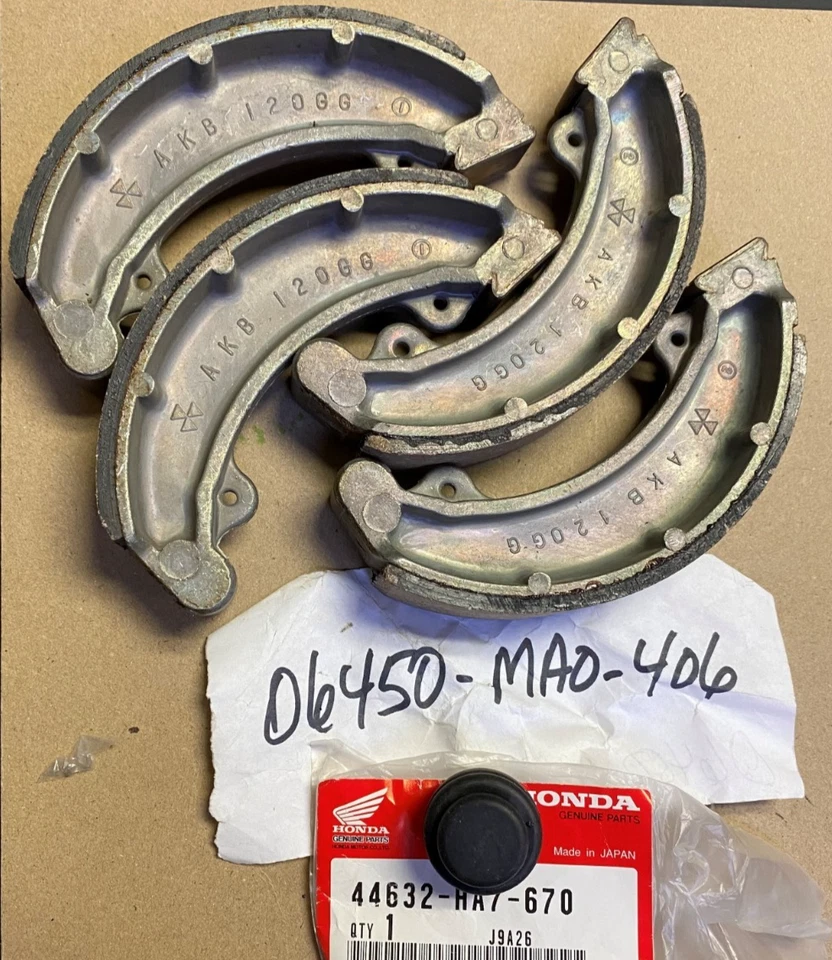 Оригинальные тормозные колодки Honda Frt x2 пара CR250 CR450 Elsinore XR500 XR250 06450-MA0-406 - Изображение 1 из 1