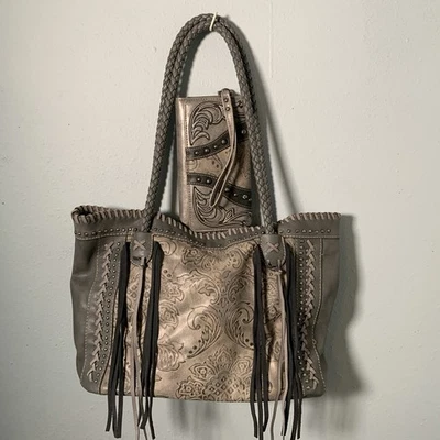 Montana West Pre-owned Concealed Carry Purse Southwest Design With Wallet - Image 1 of 4