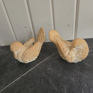 Zwei hochdetaillierte Alabastertauben - Skulptur von A.Santini aus Italien - Bild 1 von 11