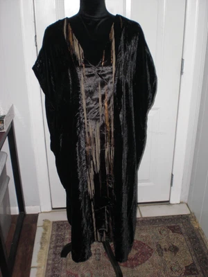 WORLD MARKET Usado Kaftán Talla Única Negro Textura Terciopelo Foto 1 de 3