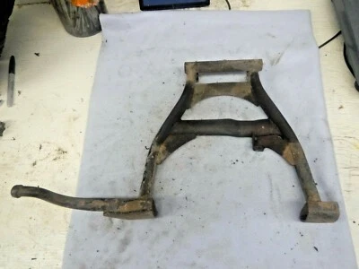 SOPORTE CENTRAL PRINCIPAL 1975 1976 SUZUKI RE5 500 WANKEL GIRATORIO Foto 1 de 4