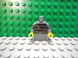 Lego mini figura 1 gris azulado oscuro parte superior del torso ladrón con cuerda NUEVO - Imagen 1 de 2