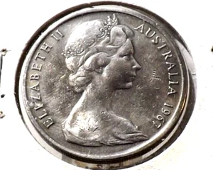 CIRCULATED 1967 20 CENTS AUSTRALIAN COIN(40924)..... - Picture 1 of 3