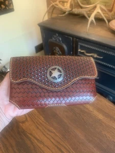 MONTANA WEST Leder Handyhülle Gürtelschlaufe Holster rund silber Sherrif Star - Bild 1 von 16