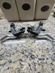 ST-M739 3x8 Shimano Deore XT Shift/Brake Lever Set - Picture 1 of 8