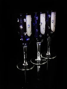 Juego de 3 vasos de flauta de cristal azul cobalto Faberge Galaxie. Medida 8,5" de alto - Imagen 1 de 12