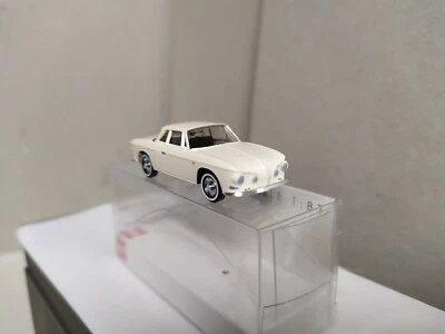 VW Karmann Ghia 1600 Coupé . Marfil . Busch 45802 . Escala 1/87 - Immagine 1 di 4