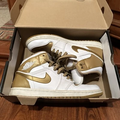 Talla 8 - Jordan 1 Phat Blanco Metálico Dorado Foto 1 de 4