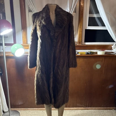 Abrigo largo de piel Arthur Drome con sombrero a juego Foto 1 de 4