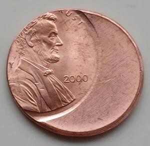 2000 40% Off Center Error Lincoln Penny Uncirculated - Picture 1 of 2