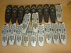 Lotto lavoro di 20 telecomandi Sky. Non testato per scatole digitali Sky vecchio stile - Foto 1 di 6