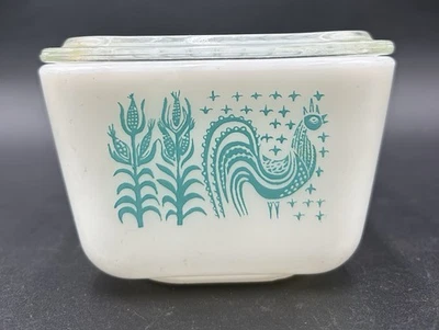 Vtg PyrexAmish Butterprint Turquoise Refrigerator Dish. - Image 1 of 4