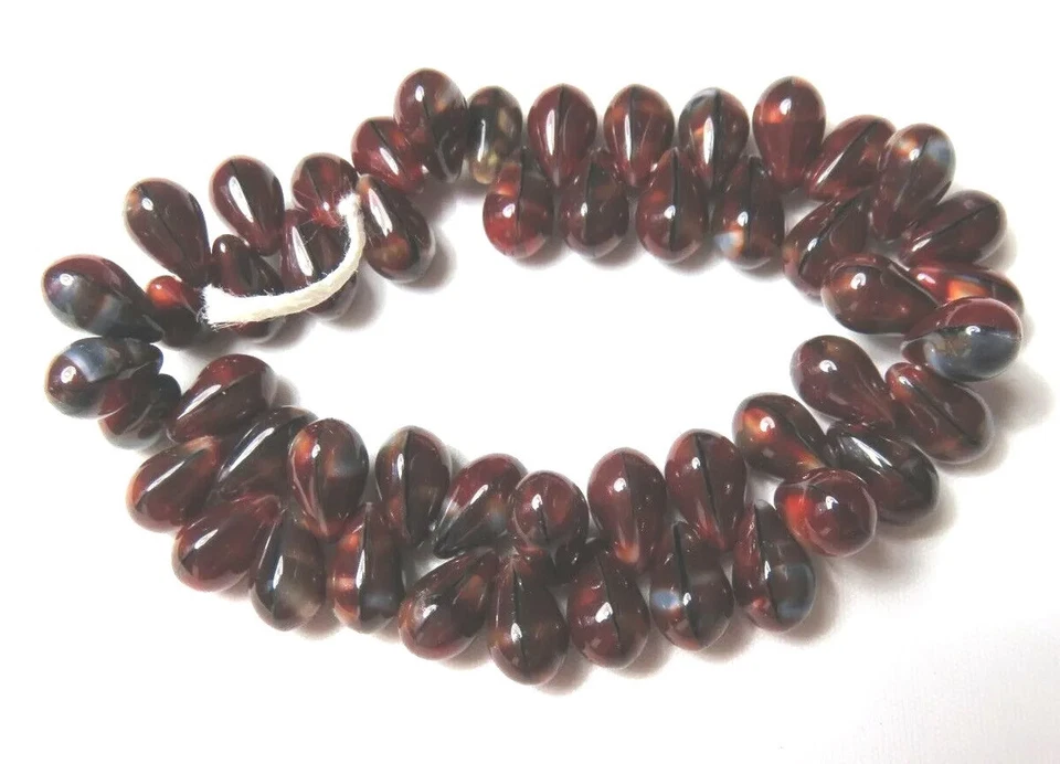 LOTE DE 50 PIEZAS ~ ÁGATA ROJA ~ 6mm x 9mm ~ GOTAS DE LÁGRIMAS ~ CUENTAS DE VIDRIO Foto 1 de 1