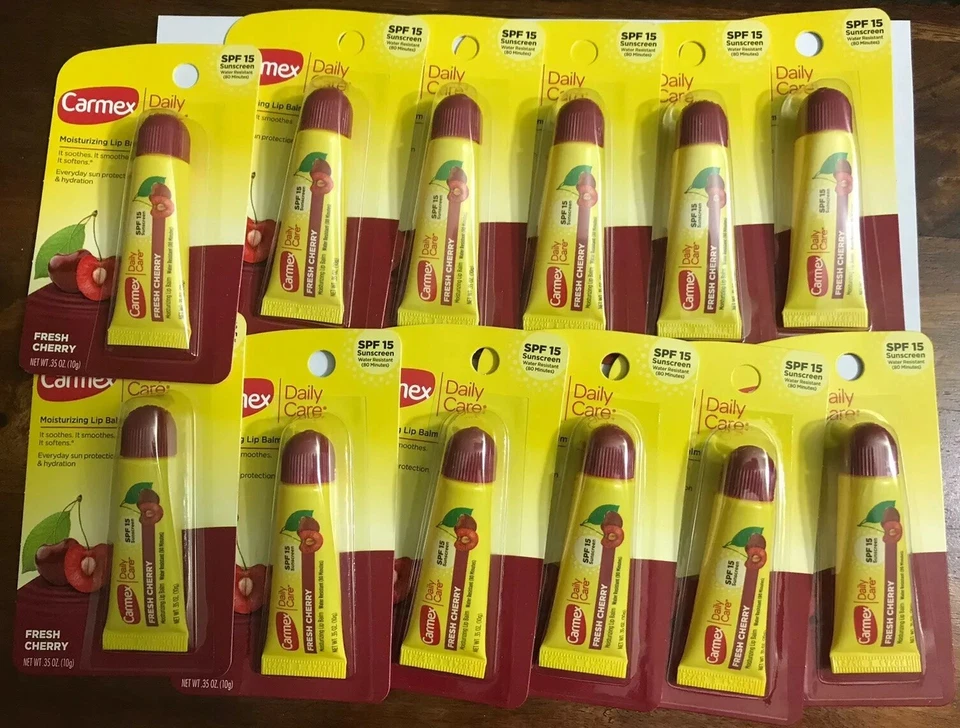 Lote de 12 piezas de bálsamo labial Carmex cereza Mois .35 OZ analgésico externo Foto 1 de 1