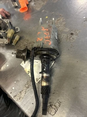 Distribuidor de cuatro cilindros AMC Jeep/Eagle/Cherokee 1983-5 Foto 1 de 4