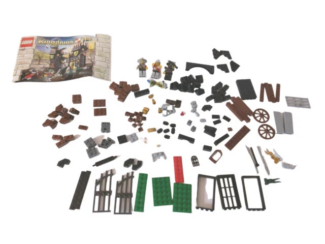 LEGO Castle: Escape from the Dragon's Prison (7187)