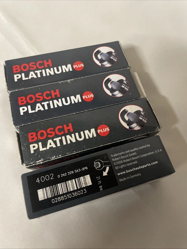 Bujía BOSCH 4002 Platinum Plus - Paquete de 4 - Reemplaza Champion 3071, NGK 6953 Foto 1 de 4